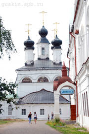 Veliky Ustyug. The old Sobornoye Dvorishche (Cathedral Square), the St. Prokopius Cathedral (1668).