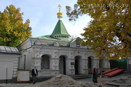 Kiev Pechersk Lavra. Entering to the Far Caves with a chapel (1893).