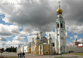 Vologda. Kremlin square. belfry (1654–1659; 78 meters) and the сathedral of the Resurrection (1770).
