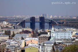 Kiev. The future Podilsko-Voskresenskyi Bridge.
