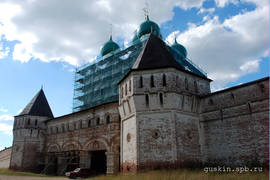 Borisoglebsky Monastery. South gates (17 с.).