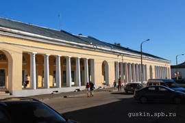 Kostroma. The Gostiny Dvor, Small things trading arcades (1830; arch. P.I. Fursov).