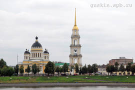 Rybinsk. A view over the Volga at the Savior-Transfiguration cathedral.