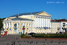 Kostroma. Borschov's house at the Susanin square (1824, arch. N.I. Metlin).
