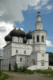 Vologda. St. Nicholas сhurch in Vladychnaya Sloboda (1669) with belfry (middle of 18th century).