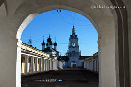 Kostroma. The Saviour church in the Gostiny Dvor (1766).