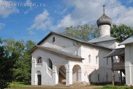 Staraya Russa. Transfiguration Monastery. The сhurch of the Meeting (17th c.).