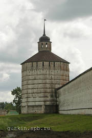 Kirillo-Belozersky Monastery. Vologodskaya tower (17th century).