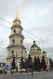 Rybinsk. The Savior-Transfiguration cathedral (1838–1861, arch. A.Melnikov, I. and L. Sharlemani, P.Viskonti) and the belfry (1797–1804, authorship is attributed to S.A.Vorotilov).