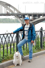 Belka and Slava in Rybinsk, near the car-pedestrian bridge over the Volga.