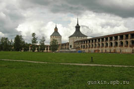 Kirillo-Belozersky Monastery. Kuznetchnaya tower (17th century) and Glookhaya tower (16th century).