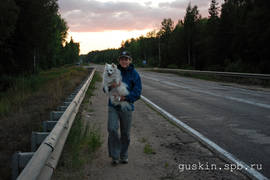 Belka and Slava on the way to Vologda, near the Kobozha river.