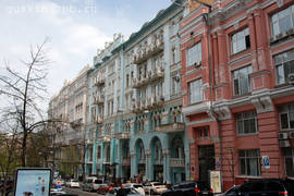 Kiev. The Architector Gorodetsky's street. The blue house is the former «Worker» society (1896–1911, arch V.Gorodetsky).