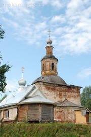 Cherevkovo. The сhurches of Peter, the iereus of Cherevkovo and of the Life-giving Trinity. The сhurch of Peter, the iereus of Cherevkovo was rebuilt from the chapel of 1710.